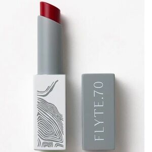 Retail $34 FLYTE 70 B+B LipBlot RED SKIES